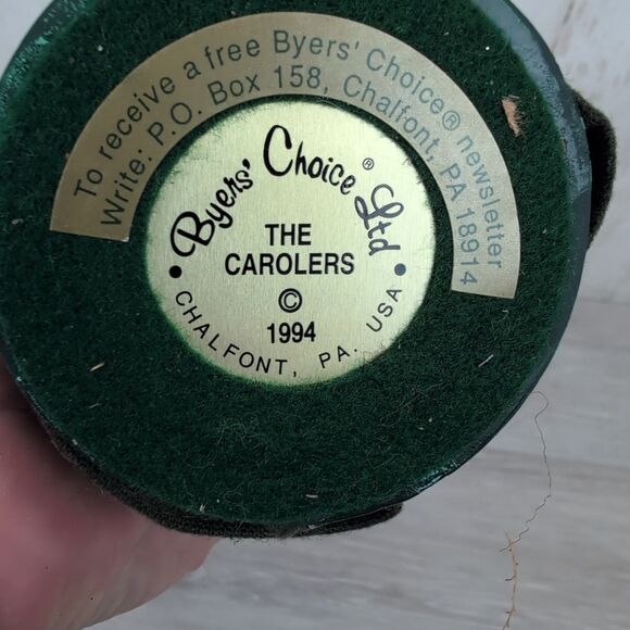 Byers’ Choice Caroler Woman Flower Vendor w/Baskets Cries of London 1994 - Picture 6 of 6